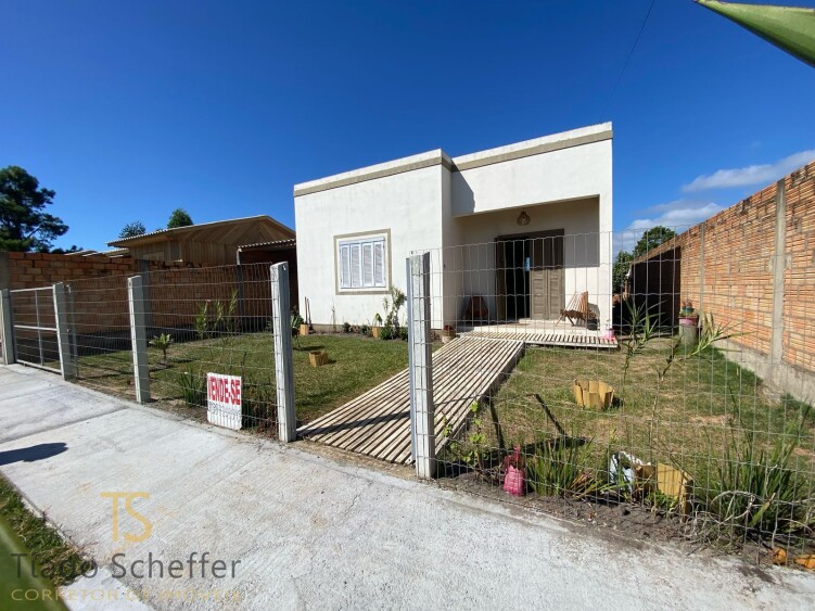 Casa com 3 dormitórios  em Torres 
