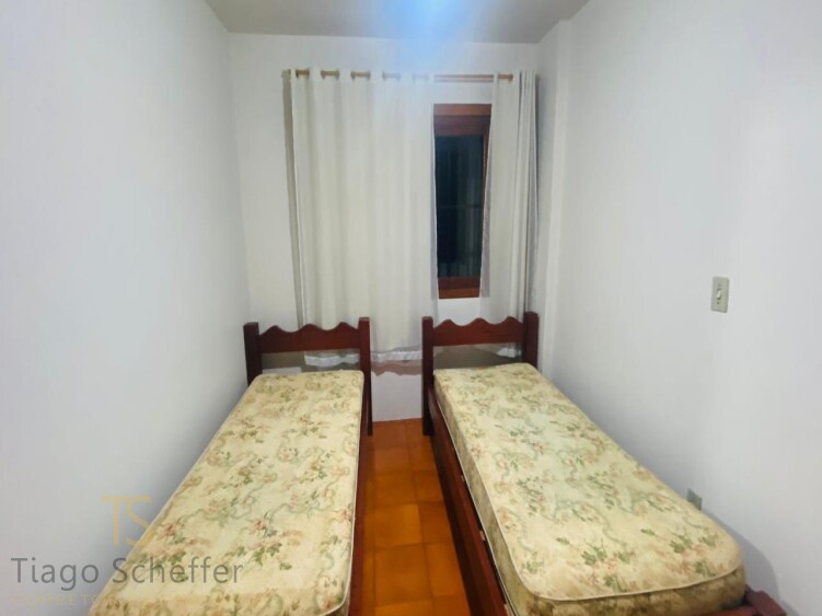 Apartamento de 2 dormitorios a 2 quadras da praia