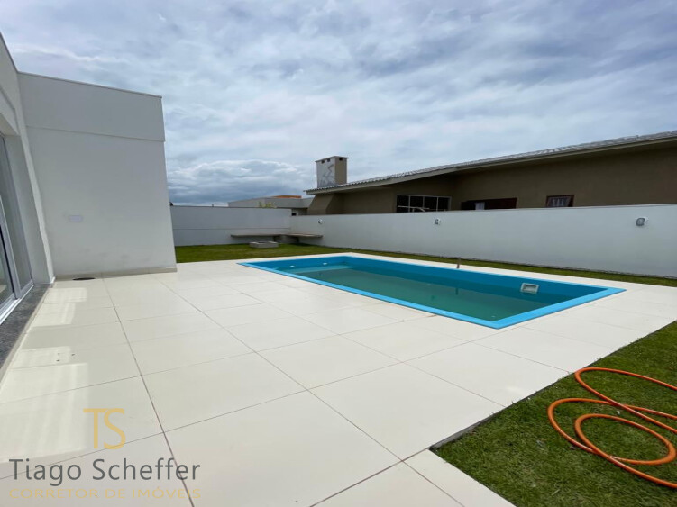 Casa com 3 dormitórios  em Passo de Torres 