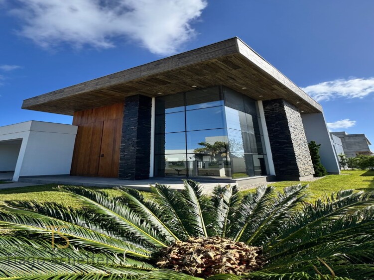 Casa com 3 dormitórios  em Passo de Torres 