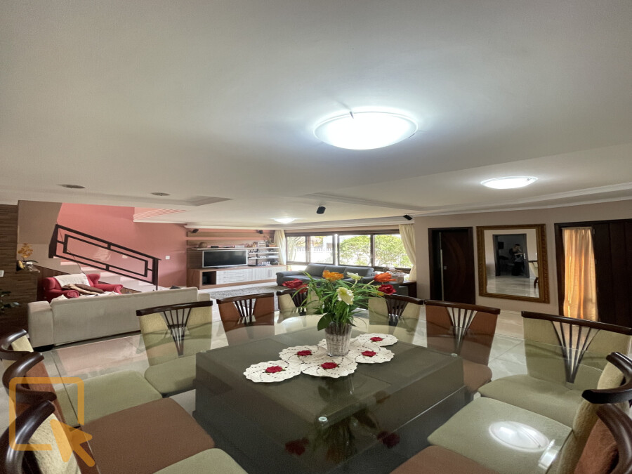 2 - Casa com 4 dormitórios  em Torres  em torres Centro
