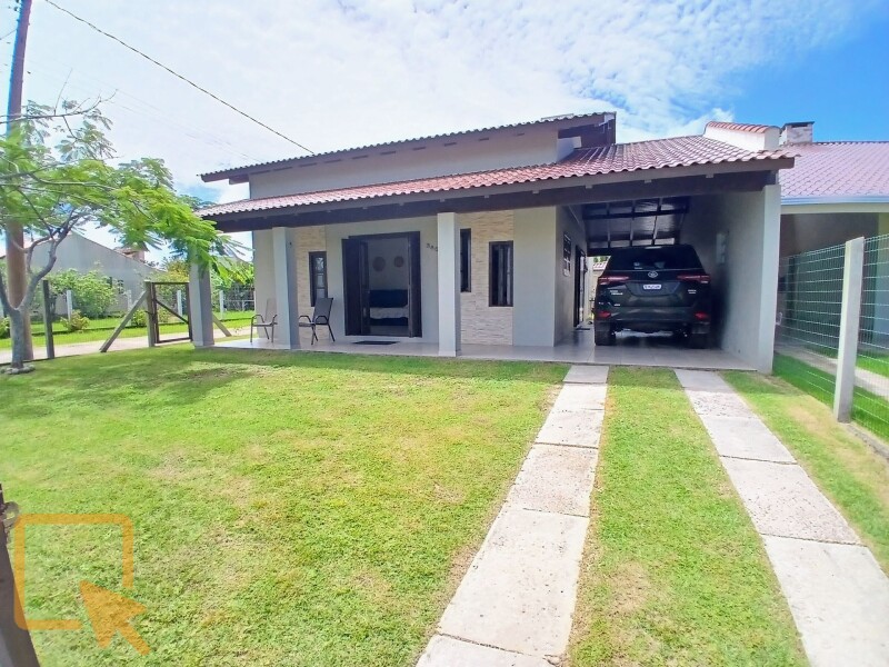 4 - Casa com 3 dormitórios  em Torres  em torres Paraíso