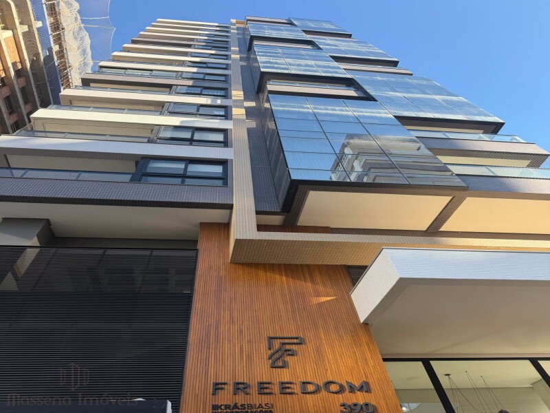 Apartamento com 3 dormitórios  em Torres 