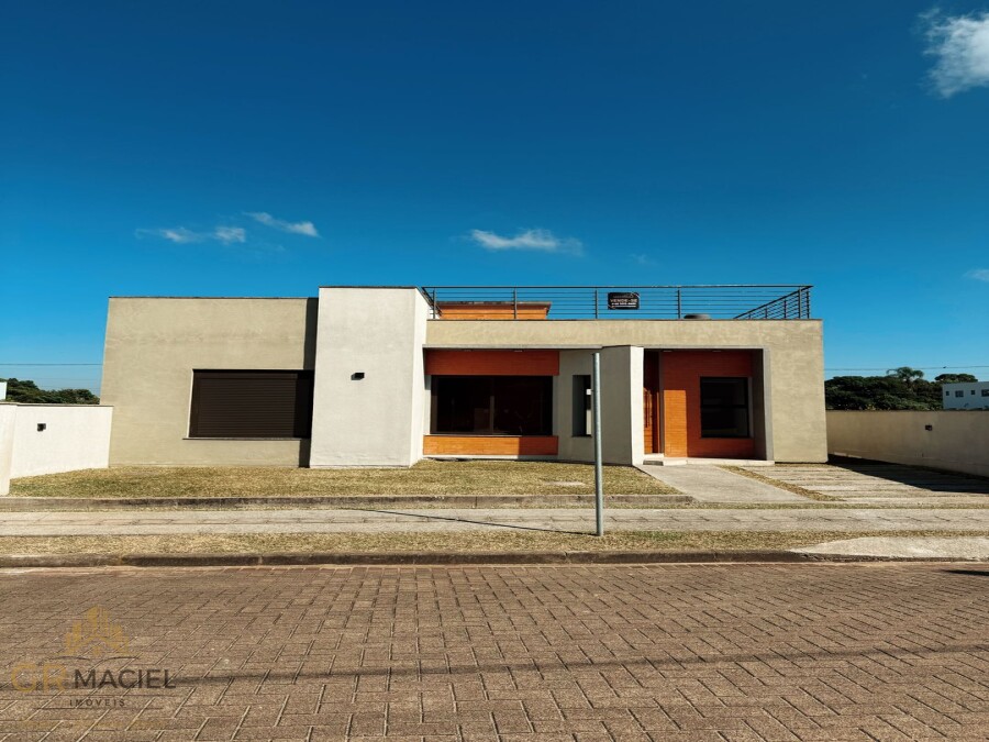 Casa com 3 dormitórios  em Passo de Torres 