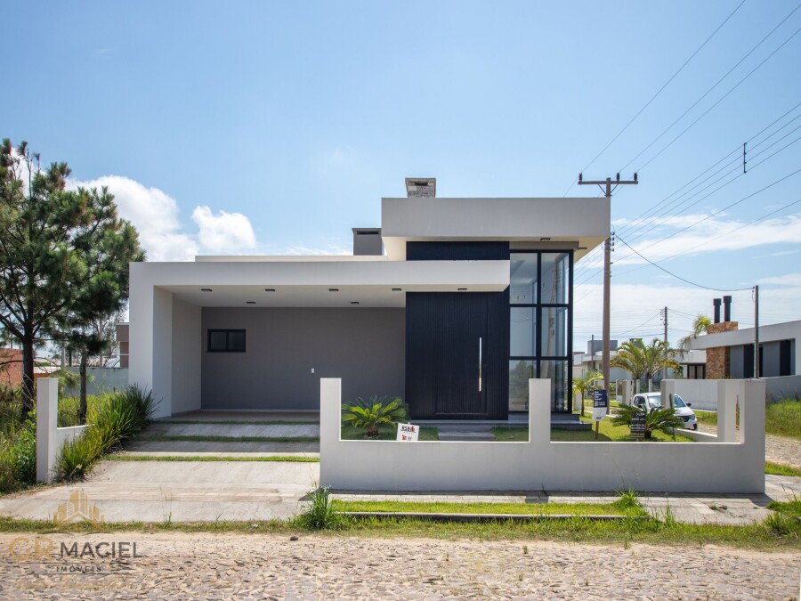 Casa com 3 dormitórios  em Passo de Torres 