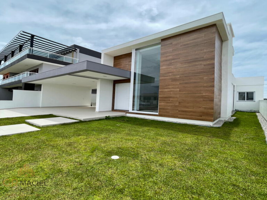 Casa com 3 dormitórios  em Passo de Torres 