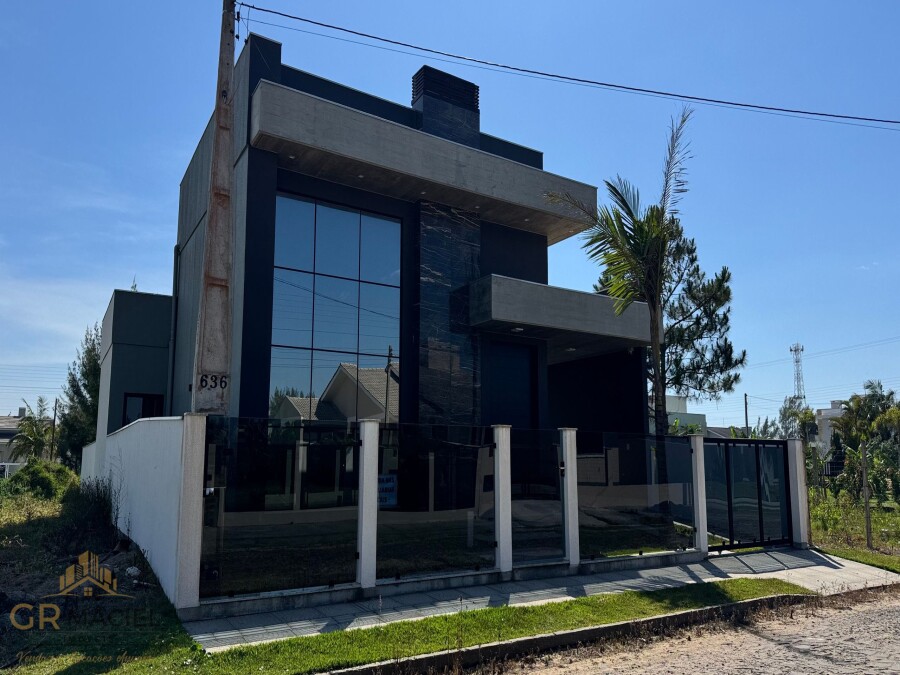 Casa com 3 dormitórios  em Passo de Torres 
